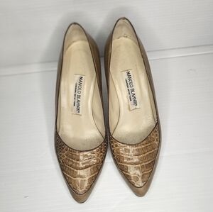 Manolo Blahnik Pointed Toe Alligator Embossed Pumps Size 36